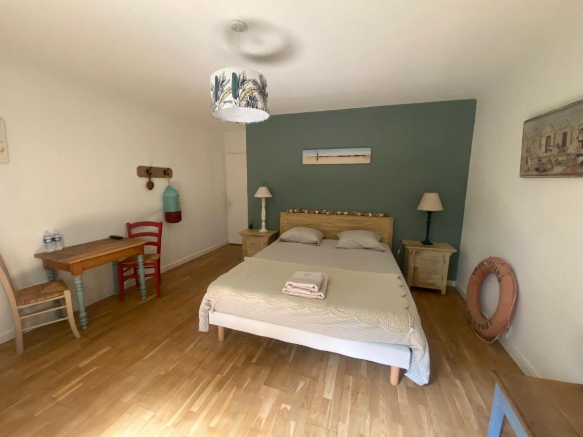 Maison Lacourrege Urgosse Extérieur photo