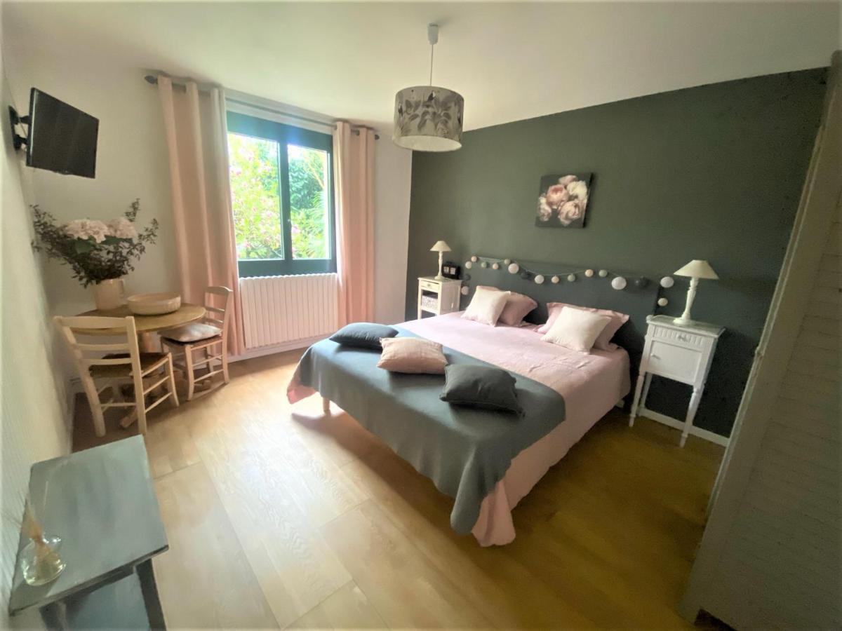 Maison Lacourrege Urgosse Extérieur photo
